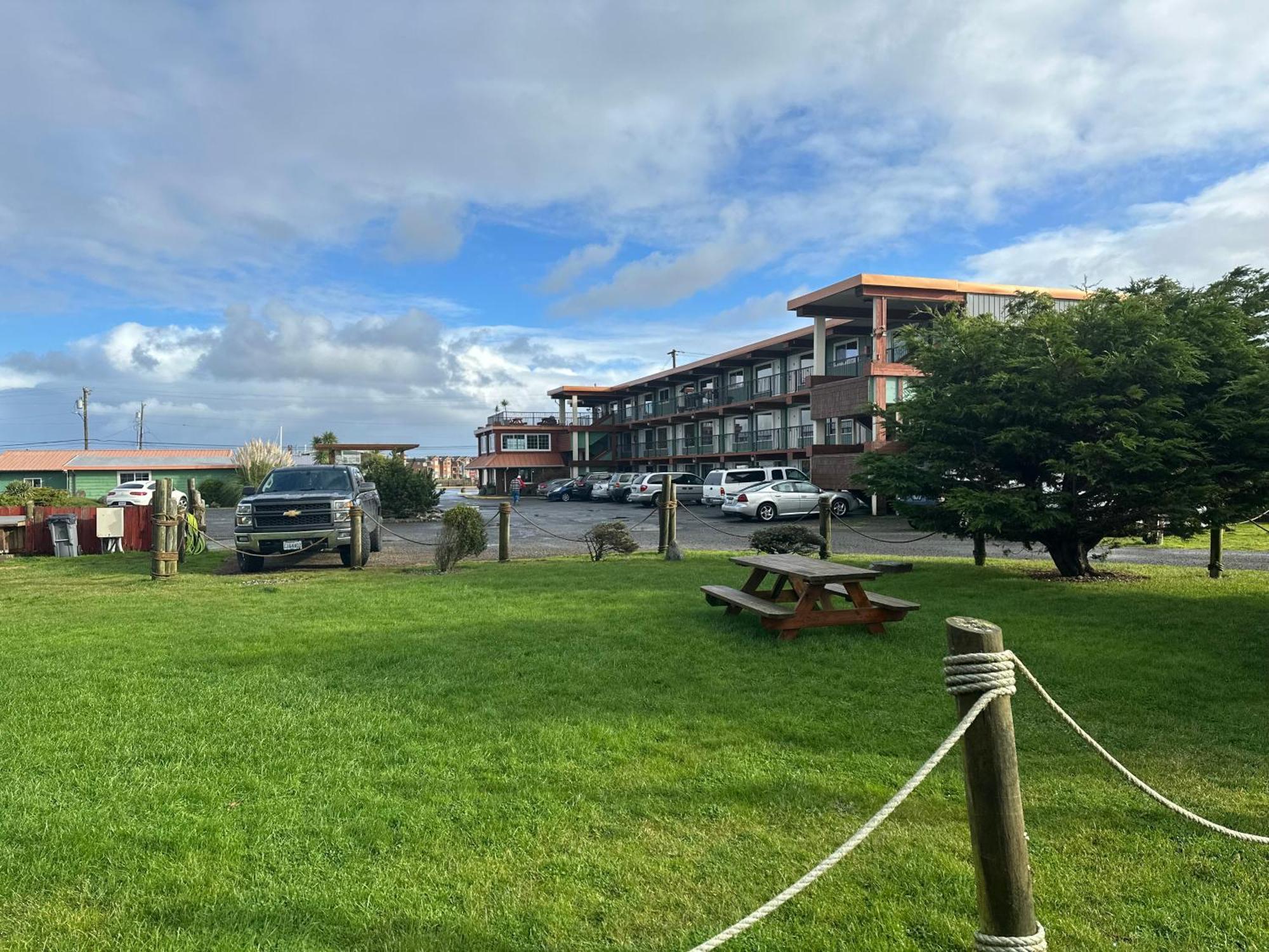Westport Inn Экстерьер фото