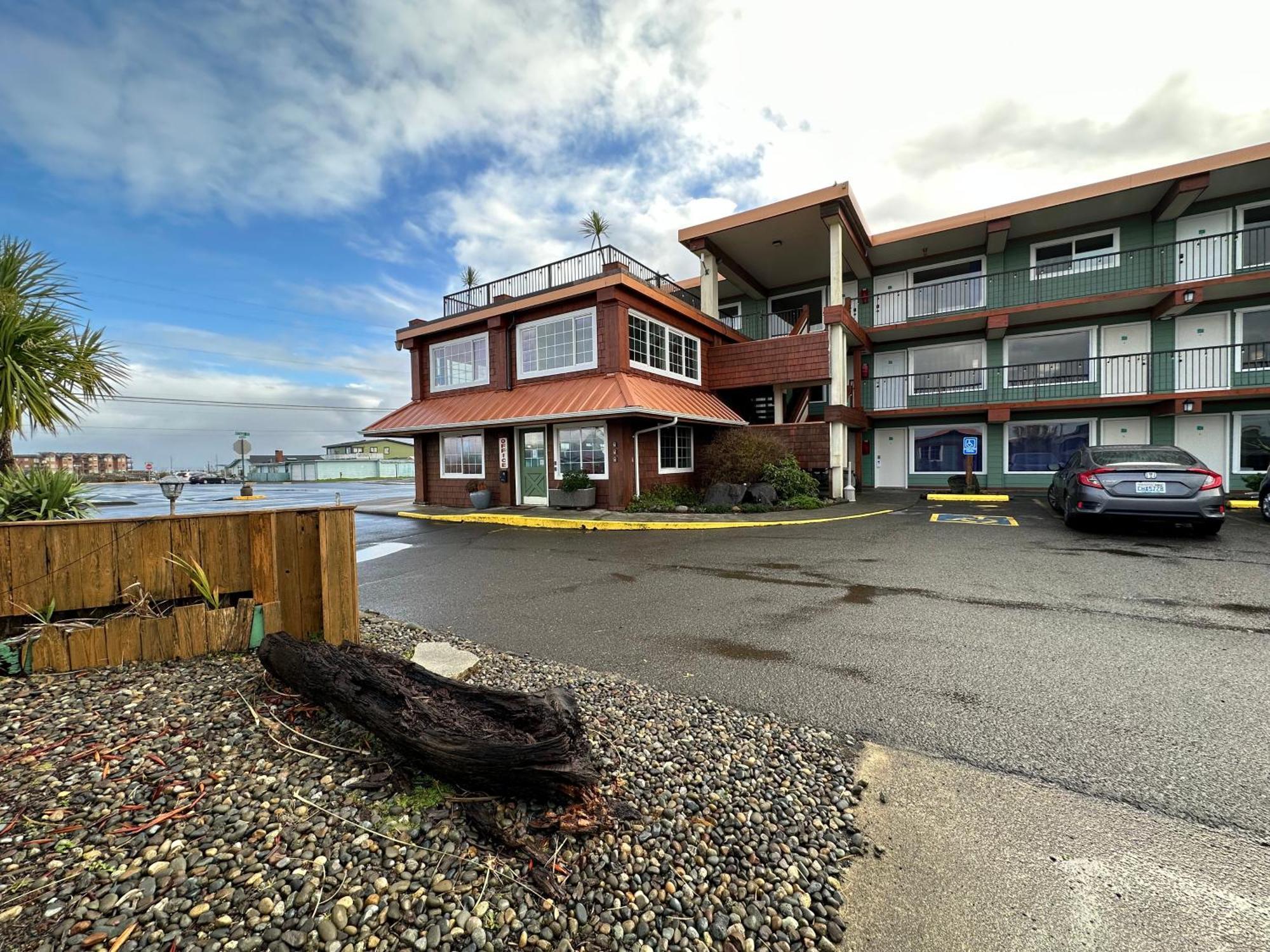 Westport Inn Экстерьер фото